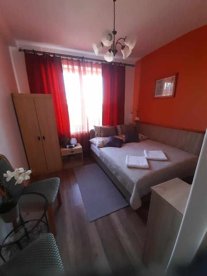 Zoeld Sziget Vendeghaz Hotel Eger Exterior photo