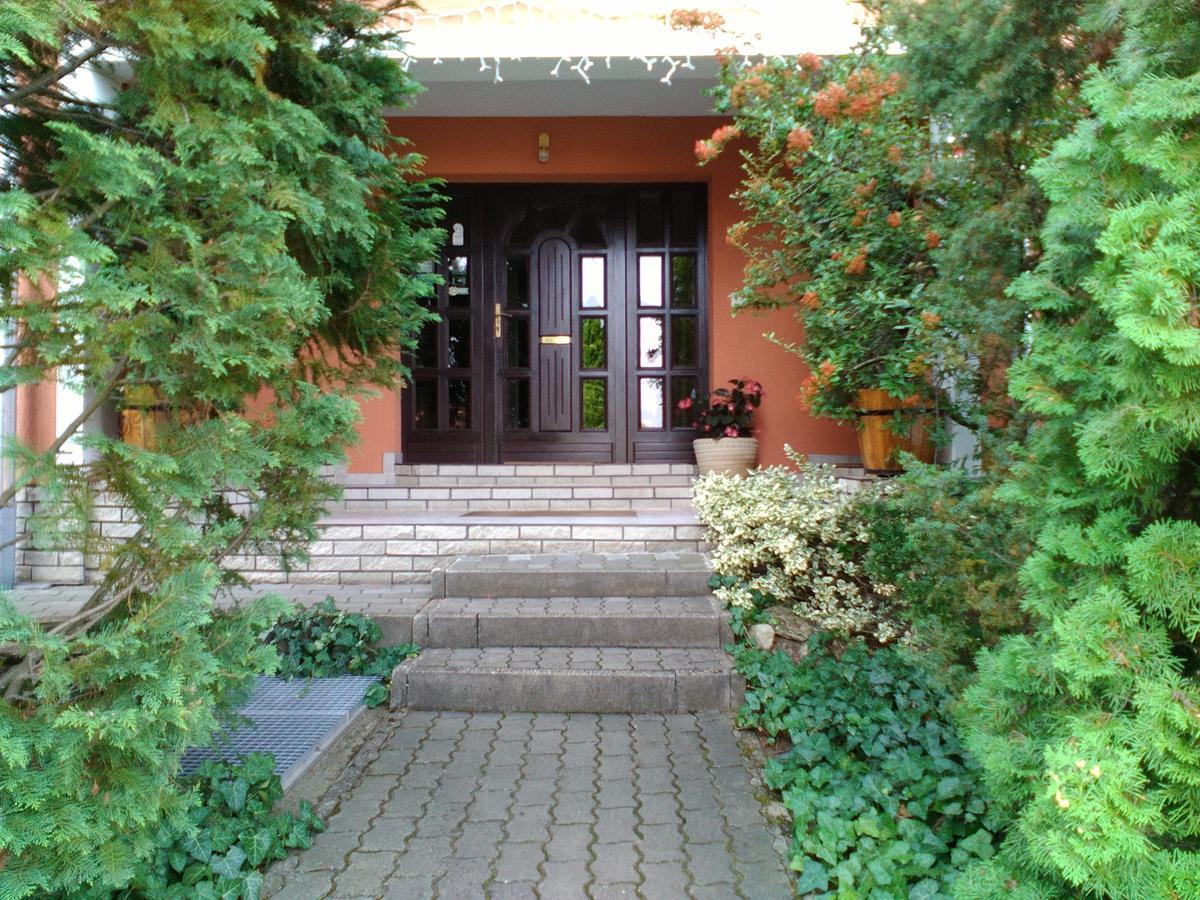 Zoeld Sziget Vendeghaz Hotel Eger Exterior photo
